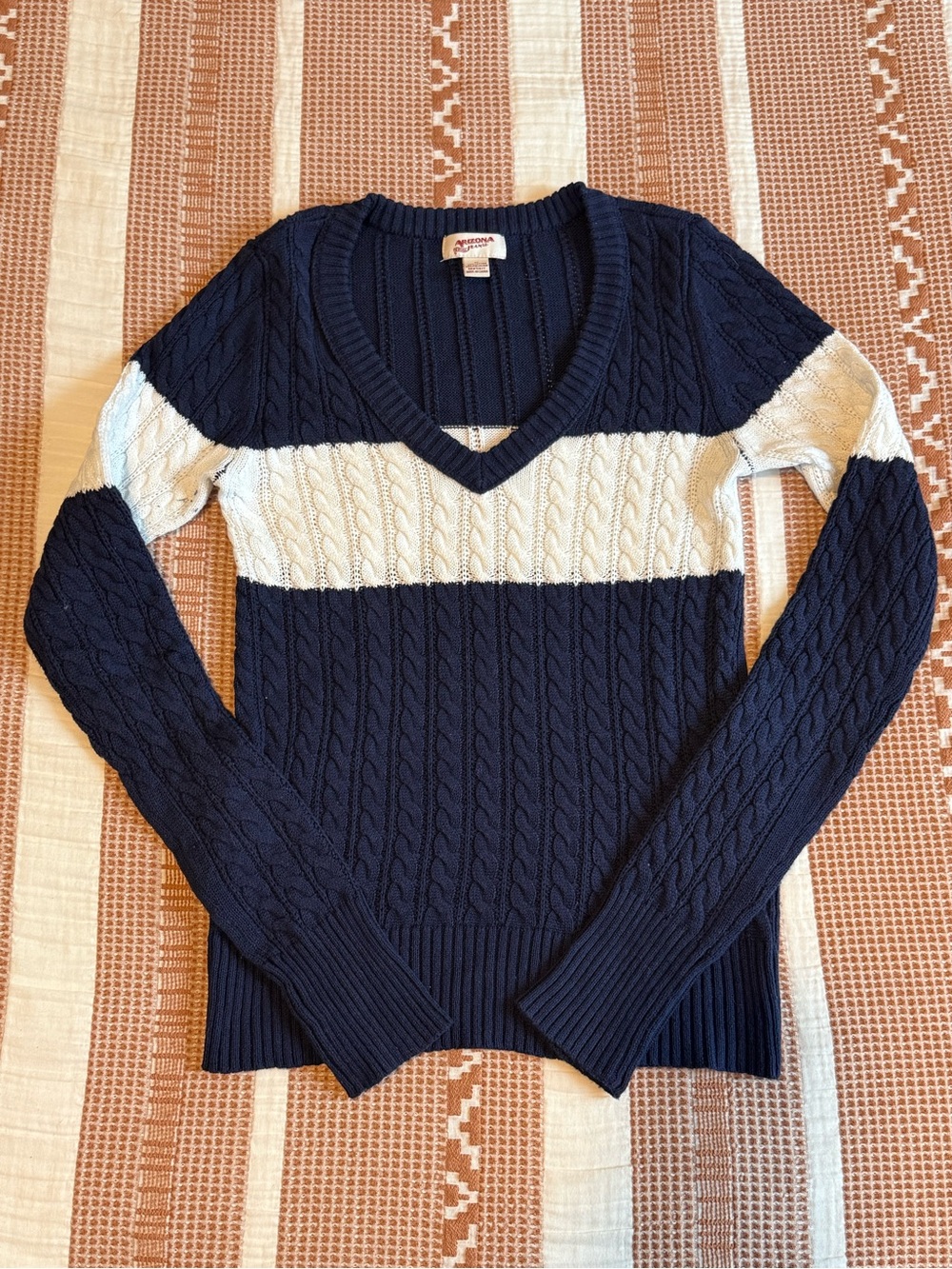 Arizona Jeans Navy and White Cable Knit V-Neck Pullover